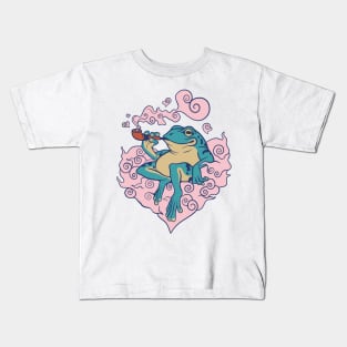 Smoke frog love Kids T-Shirt